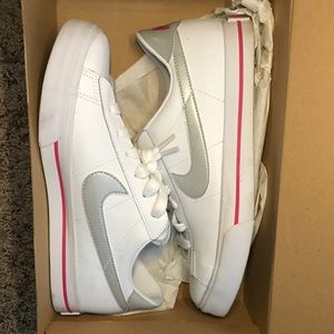 Nike Sweet Classic Grade School